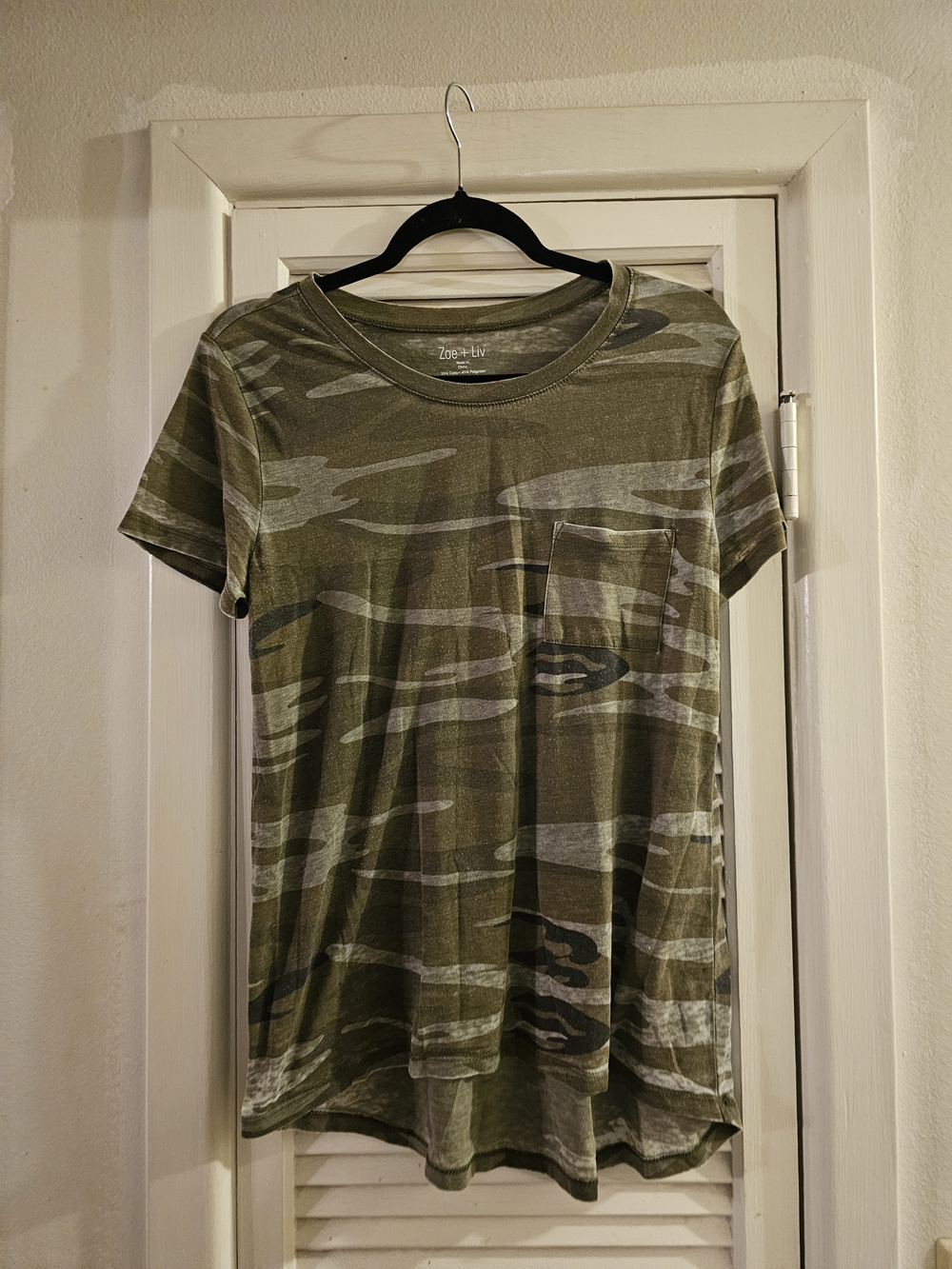 Zoe + Liv Olive Green Camo Short Sleeve Tee